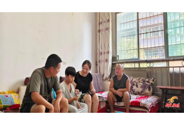 入户走访暖童心 安全宣讲护暑期