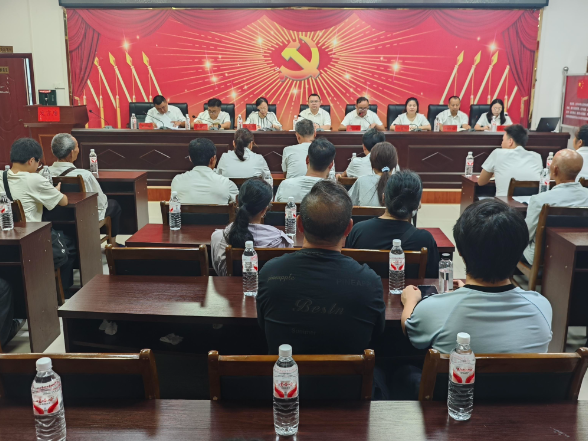 步头降苗族乡召开2026年度高考优秀学子座谈会