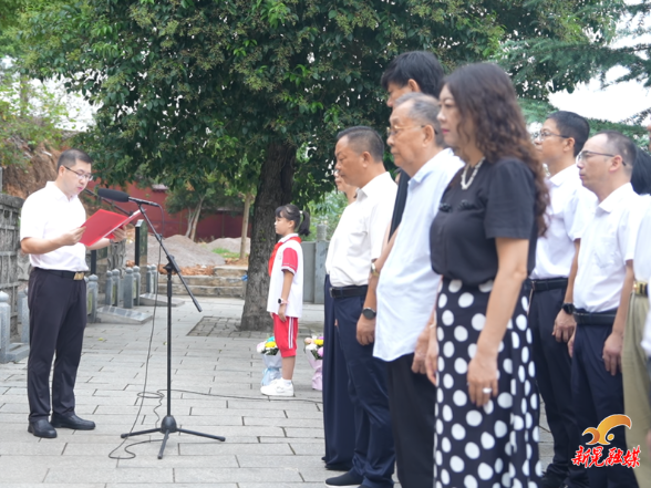 曹玉清将军家属回乡赴县烈士陵园祭扫追思