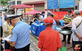 禾滩镇联合新晃公安局交通管理中心开展交通普法宣传活动