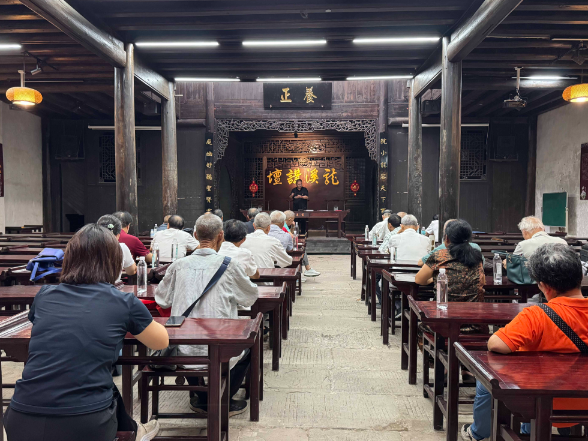 龙溪诗社、诗词楹联协会、老年书画协会举行2026年下半年开班典礼