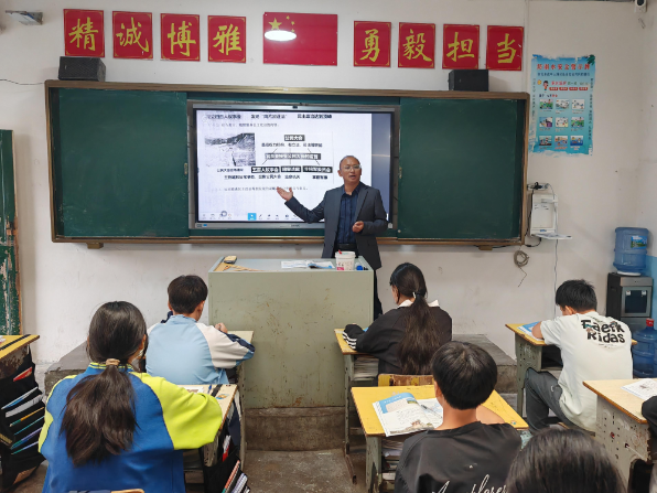 彭少乐：扎根山区三十载 一片丹心育桃李