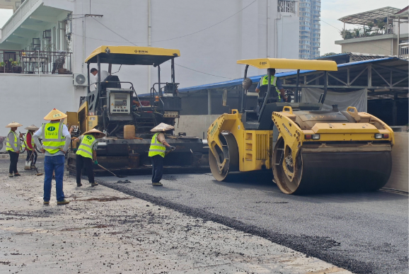 我县环城西路“白改黑”工程开工 城市道路品质持续升级