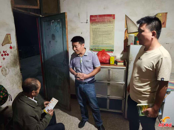中寨镇：“秸”尽全力 严守秸秆禁烧底线