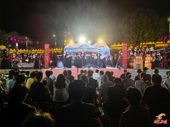我县举办住房公积金新政策宣传文艺晚会