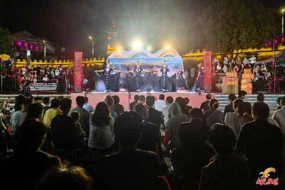 我县举办住房公积金新政策宣传文艺晚会