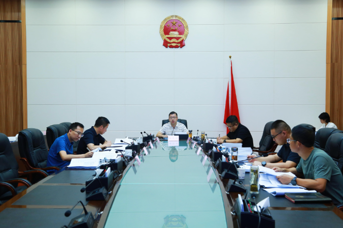 杨凯程主持召开县政府常务会议