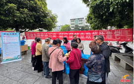 新晃统计局开展第十七届“中国统计开放日”暨第四次全国农业普查宣传活动
