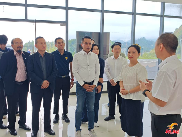 泰国廊开府副府尹詹拉克·甘佩一行来晃考察