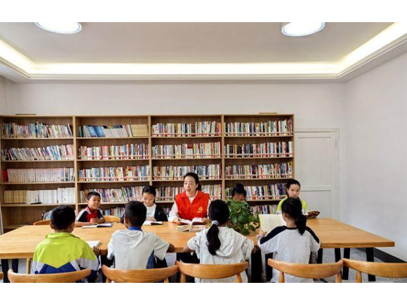 晃州镇龙溪社区关工委开展四点半课堂志愿服务活动
