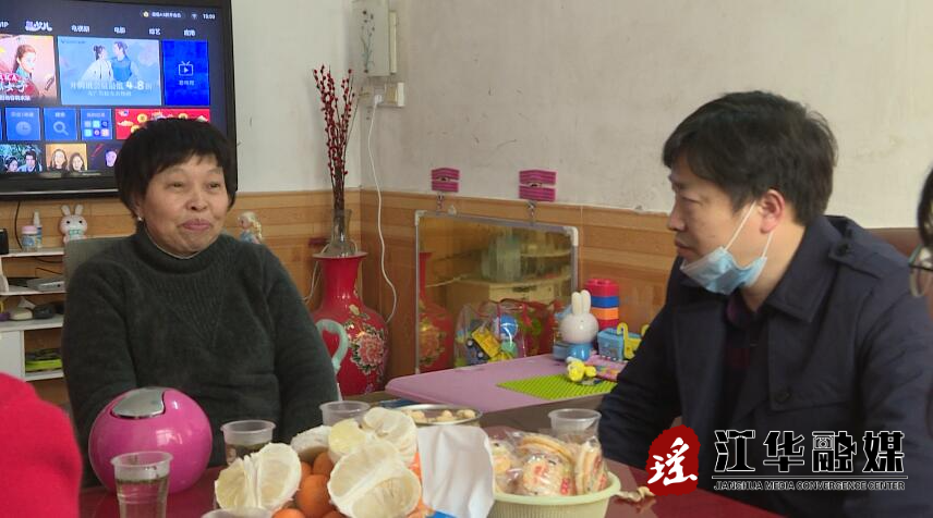 【新春走基层】唐基归走访慰问离退休干部