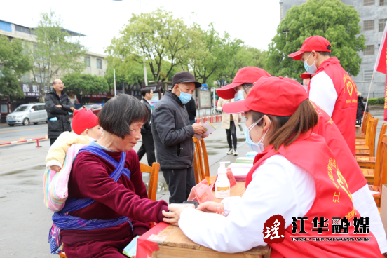 【新时代文明实践在江华】县妇幼保健院开展世界防治结核病日宣传活动