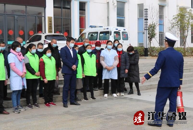 消防宣传走进县社会福利中心 为老年弱势群体撑起一把“安全伞”