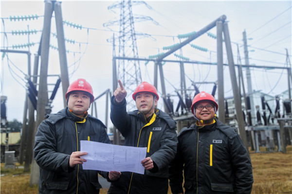 王栋指导变电站建设改造工作.jpg