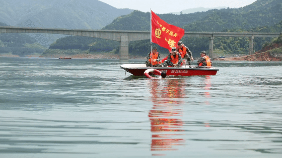 江华：开展防汛抗洪军地联合演练[00-02-40--00-02-45].gif