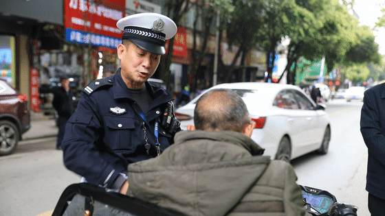 江華多措并舉保障清明期間道路交通安全[00-01-59--00-02-04].gif