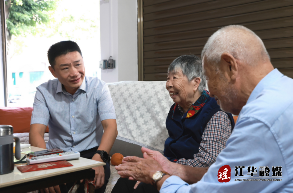江华：袁章中走访慰问离休老干部