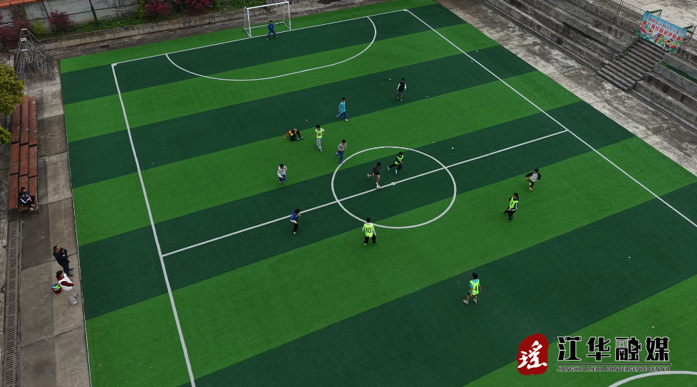 江华各中小学积极备战第七届中小学体育节足球联赛