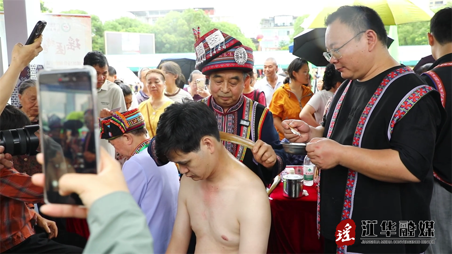 江华：特色义诊争奇斗艳  瑶药技术大放光[00_03_49][20260619-150649].png