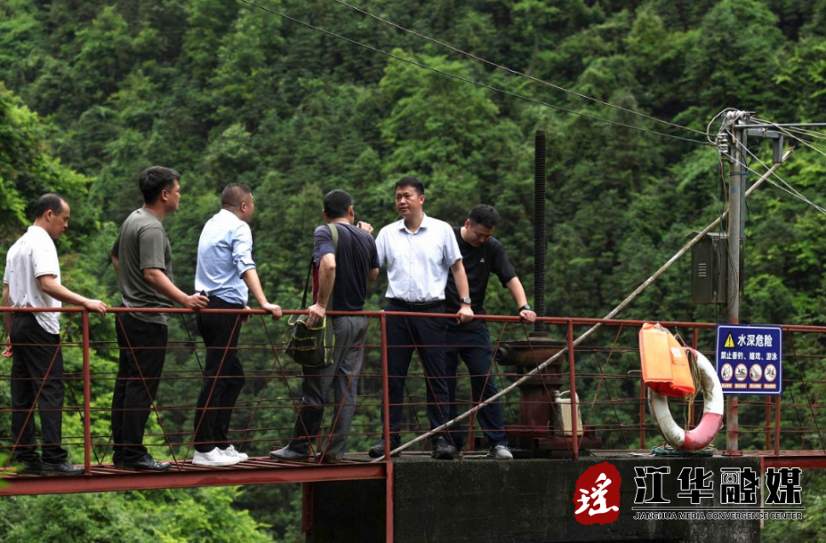 江华：毛昌麒到水口镇督导防汛安全工作