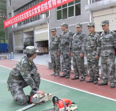 飒！来看这波操作训练……