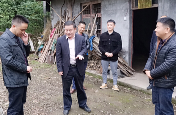 向守清调研沅河、江市脱贫攻坚工作