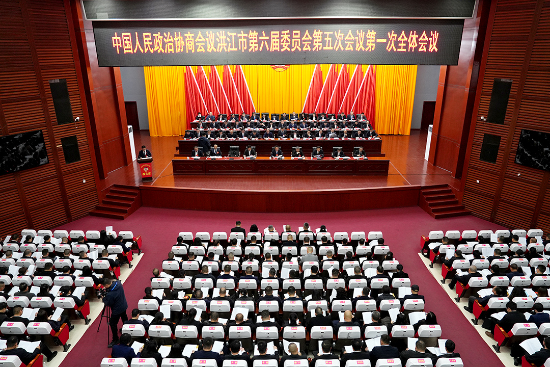 【聚焦两会】市政协主席左再良作政协常委会工作报告