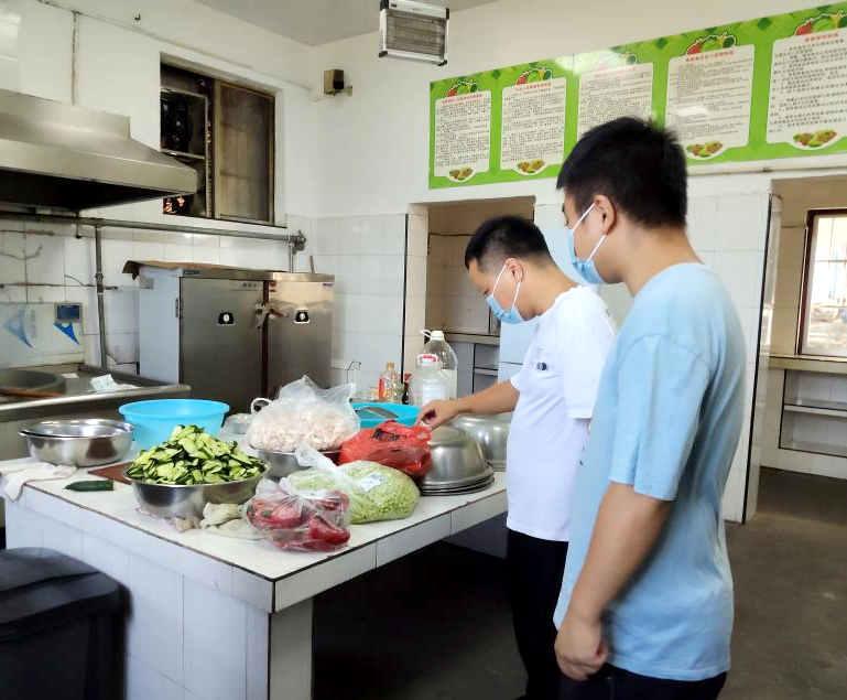【大崇乡】开展校园食堂安全检查 守护师生“舌尖上的安全”