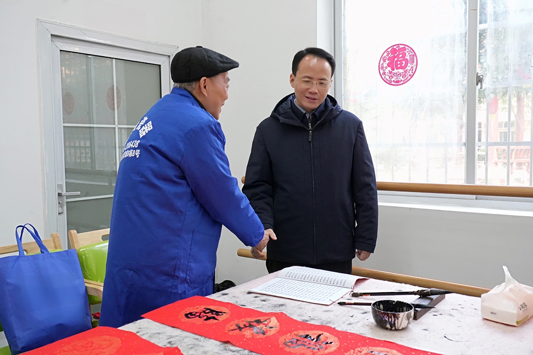 郑小胡：坚持以人民为中心的发展思想 不断提高民政工作水平和效能