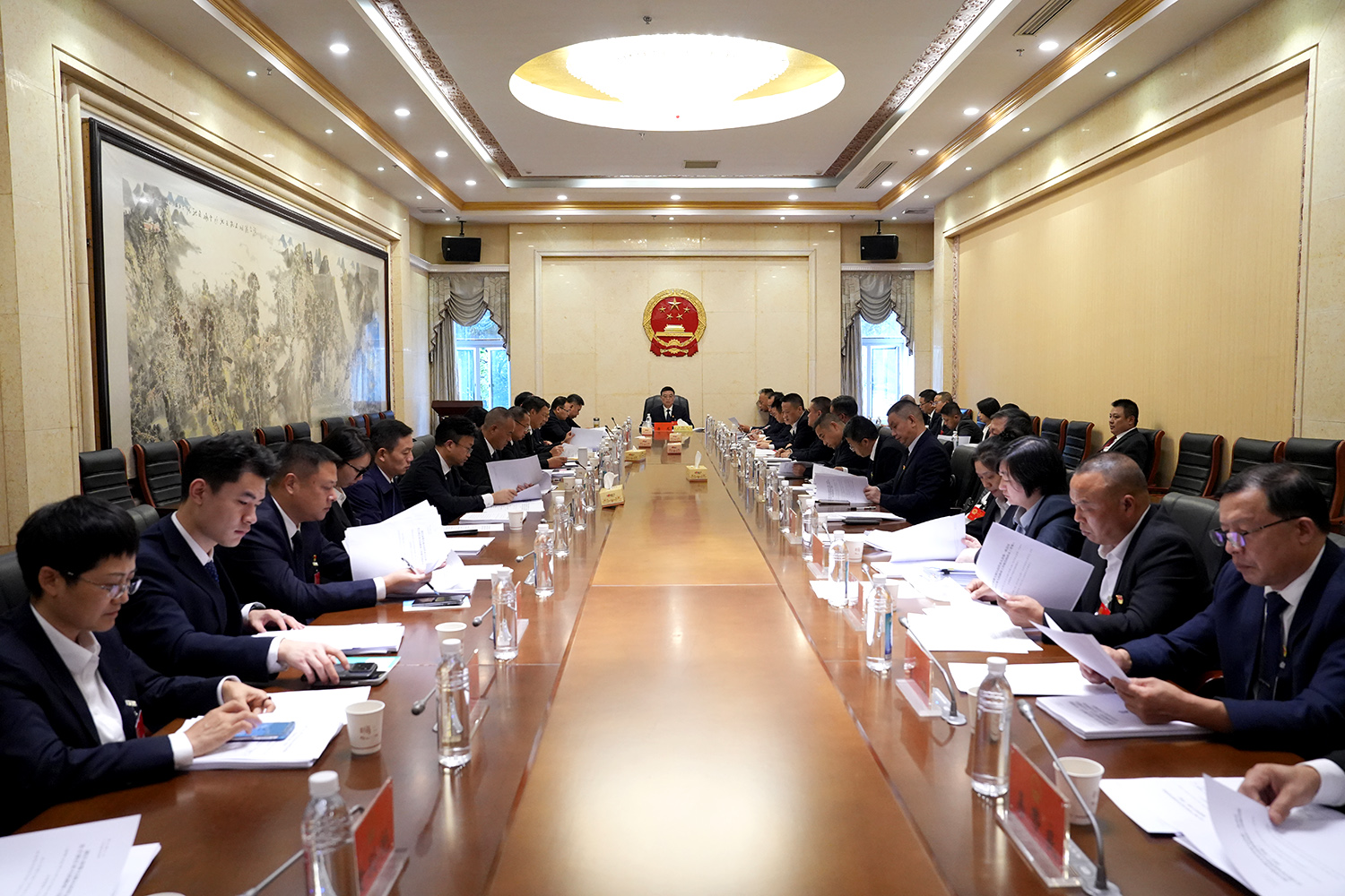 【聚焦两会】洪江市第七届人民代表大会第一次会议主席团第三次会议举行