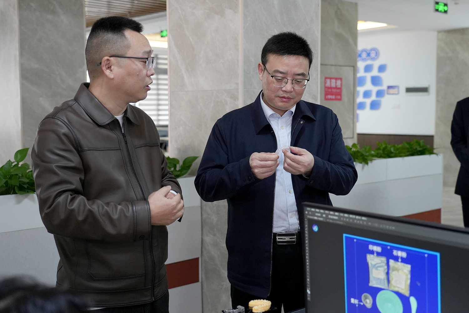 唐龙调研国有企业高质量发展工作并召开座谈会