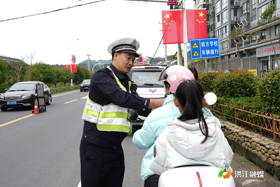 国庆“我”在岗  一线干部职工守护假期平安祥和