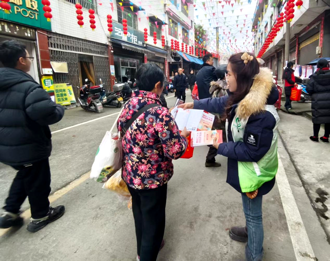 【洗马乡】开展“年味护苗行，法治伴成长”宣传活动