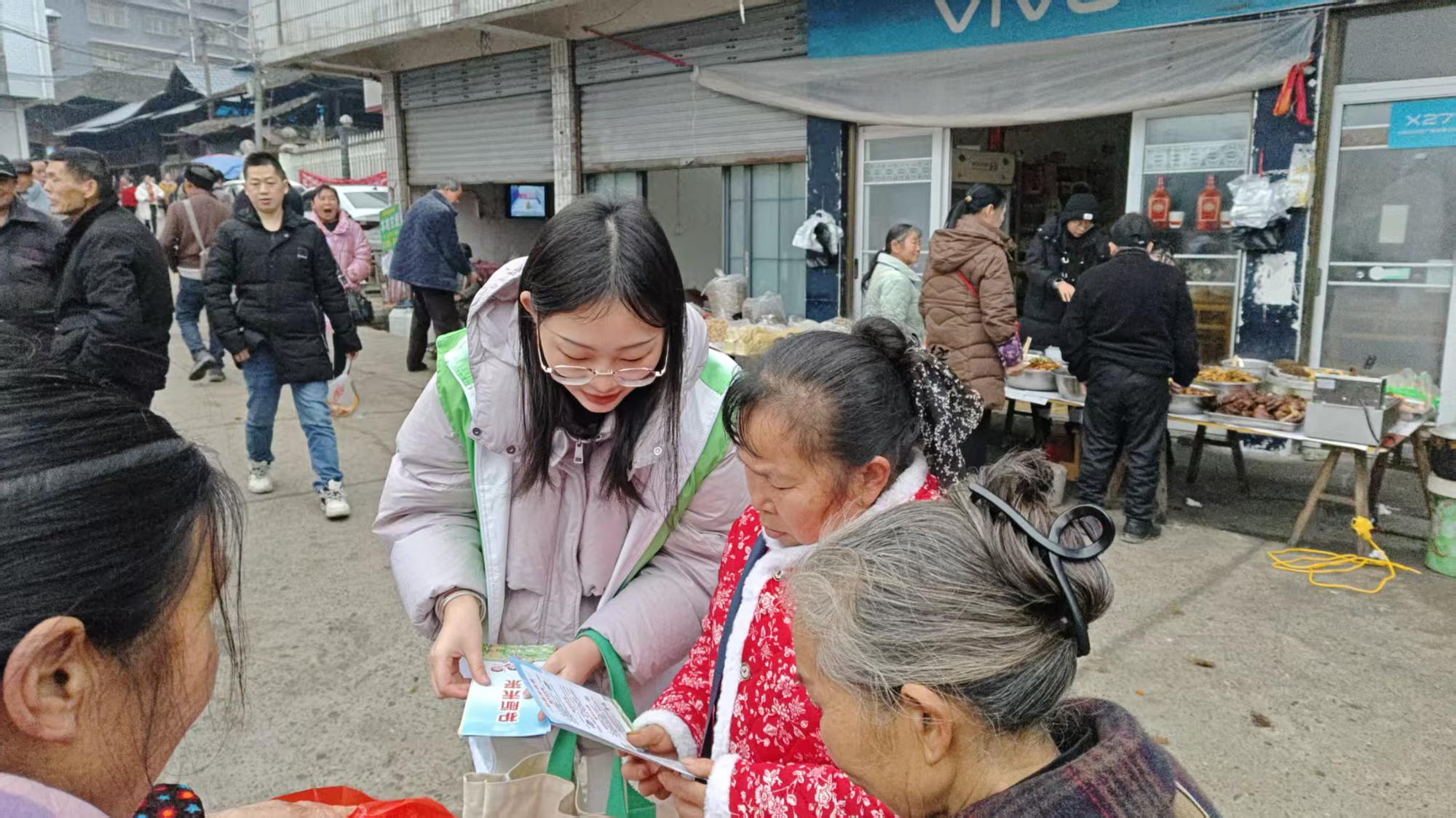 【群峰乡】开展未成年人法治宣传活动