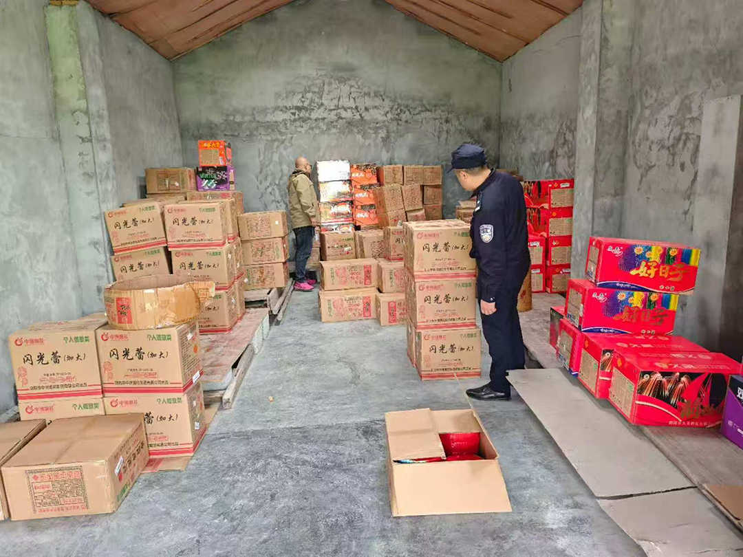 【江市镇】开展烟花爆竹安全隐患专项排查