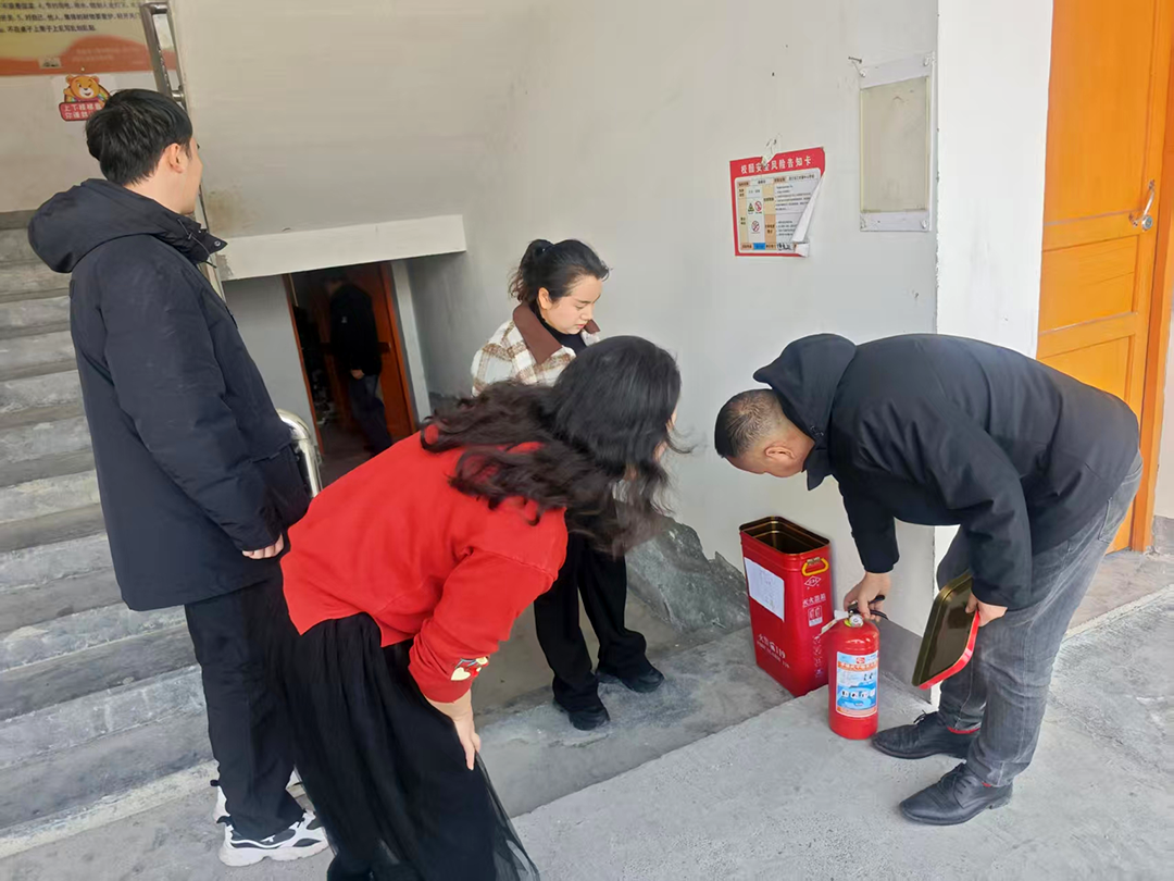 【江市镇】开展开学季校园安全系列行动