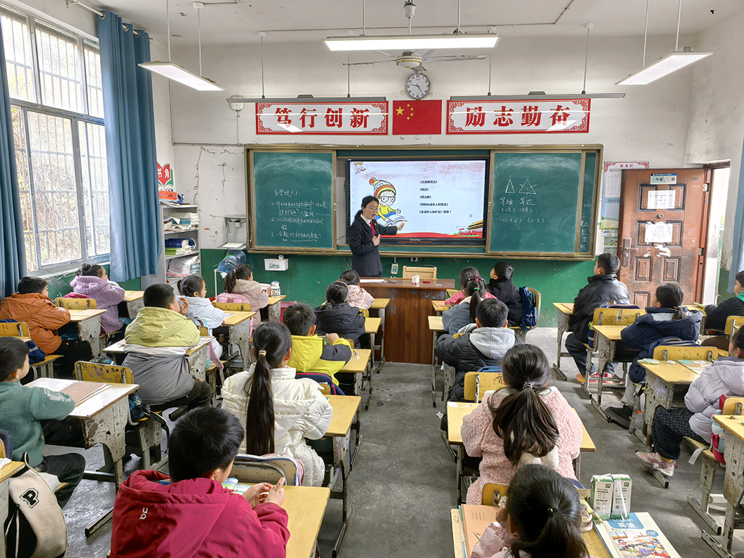 市司法局：法治进校园 护航新学季