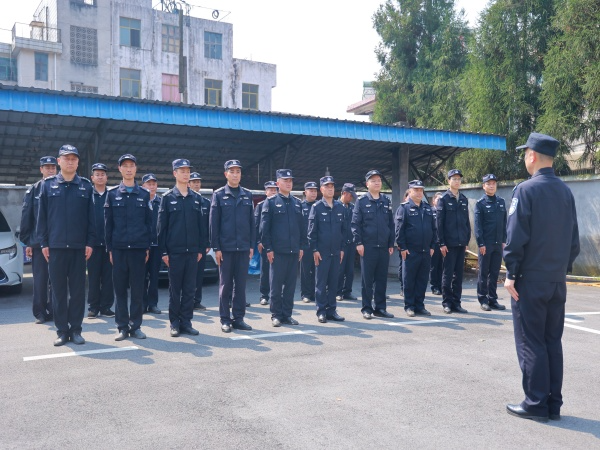 课堂搬到派出所——洪江市公安“送教上门”练硬功