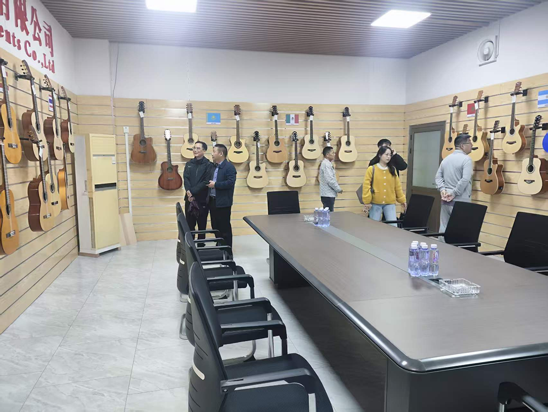 政企同心聚合力！ 怀化市2026年“一起益企”暨“市企两会”工作座谈会召开