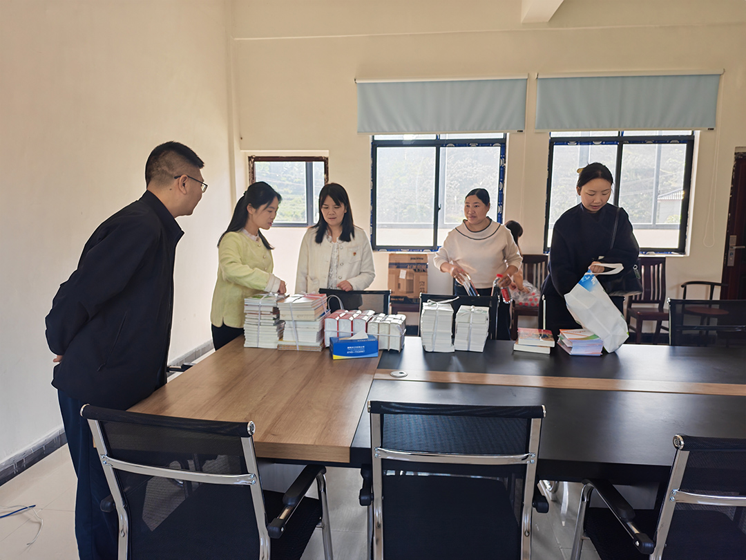 洪江市：“理响五溪”进基层 书香致远到农家