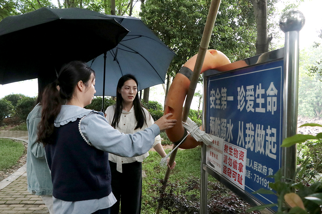 黔城镇牛头湾社区：全面排查“四个一”设施 筑牢防溺水“安全网”