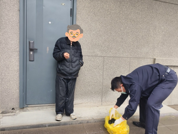 市公安局：民辅警暖心护送走失老人回家
