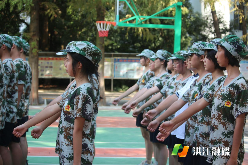 碰撞出了青春的色彩