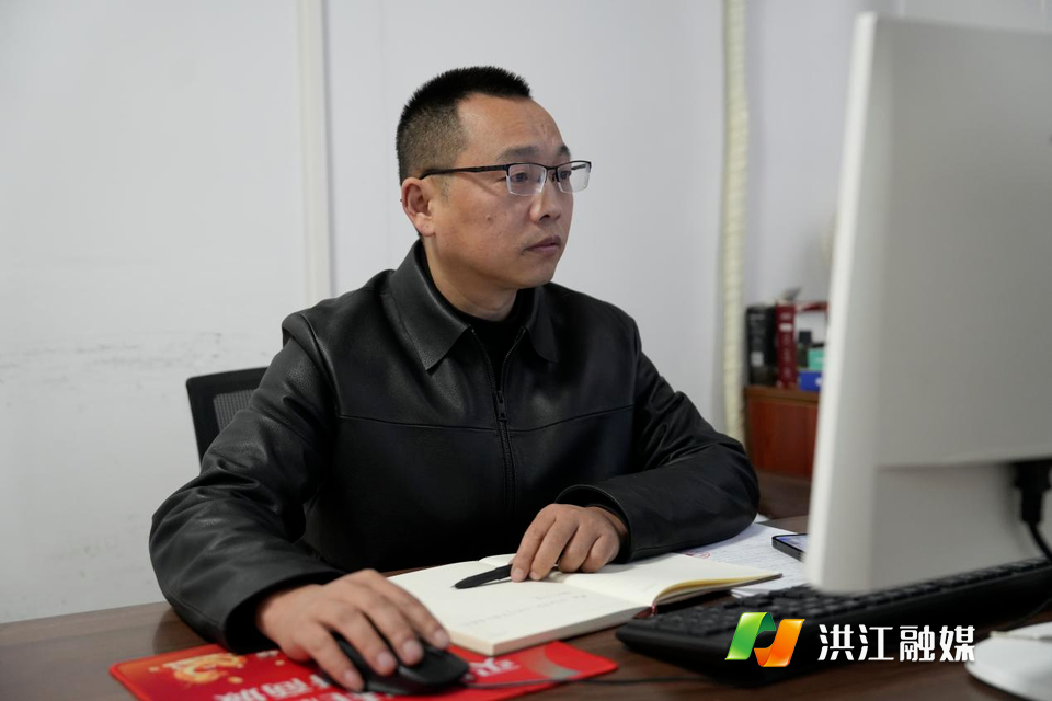 【人大代表风采】伍胜平：扎根实业担使命 情系就业惠民生