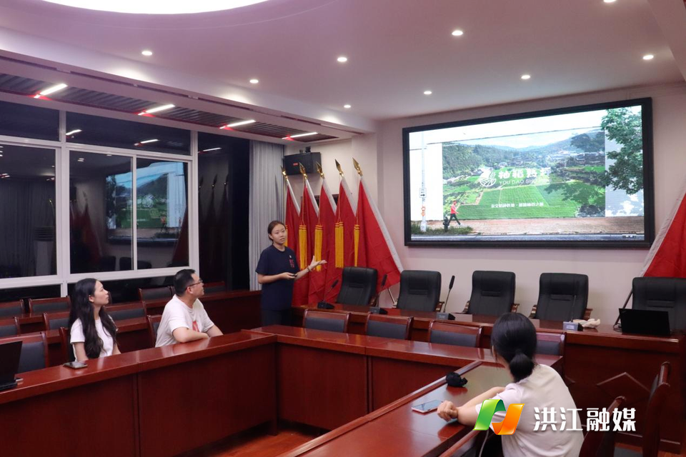 借智高校设计 绘就振兴新篇——熟坪乡携手湖南女子学院“懿心艺品”团队赋能产业发展与文化升级
