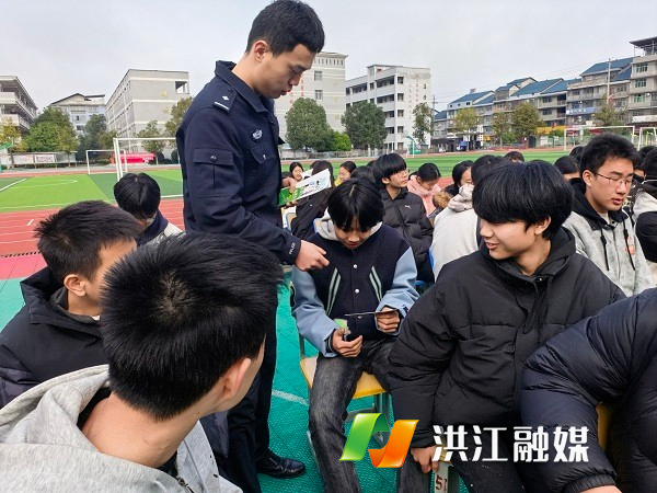市公安局：“无毒青春 护航成长”禁毒宣传进校园