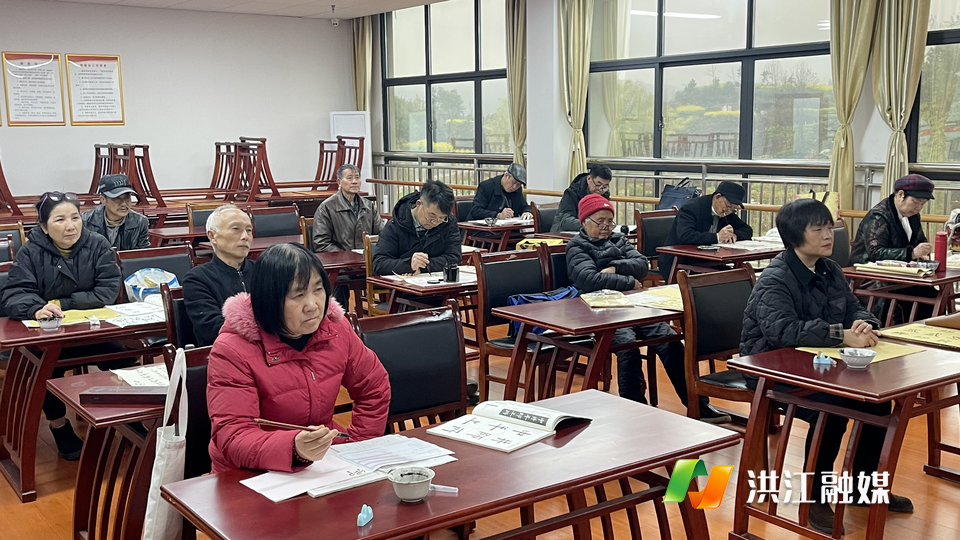 时光染白发，归来仍少年——市老干部（老年）大学里的“逆龄”画卷