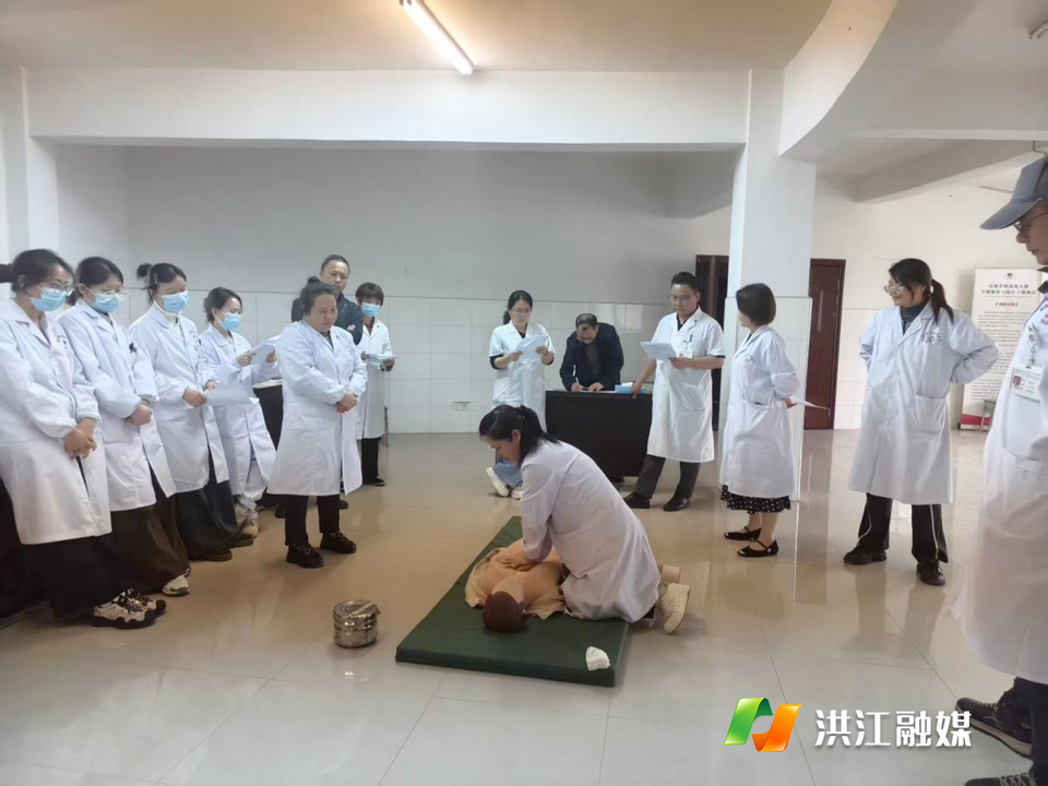 托口镇中心卫生院：练好急救基本功，守护群众“生命线”