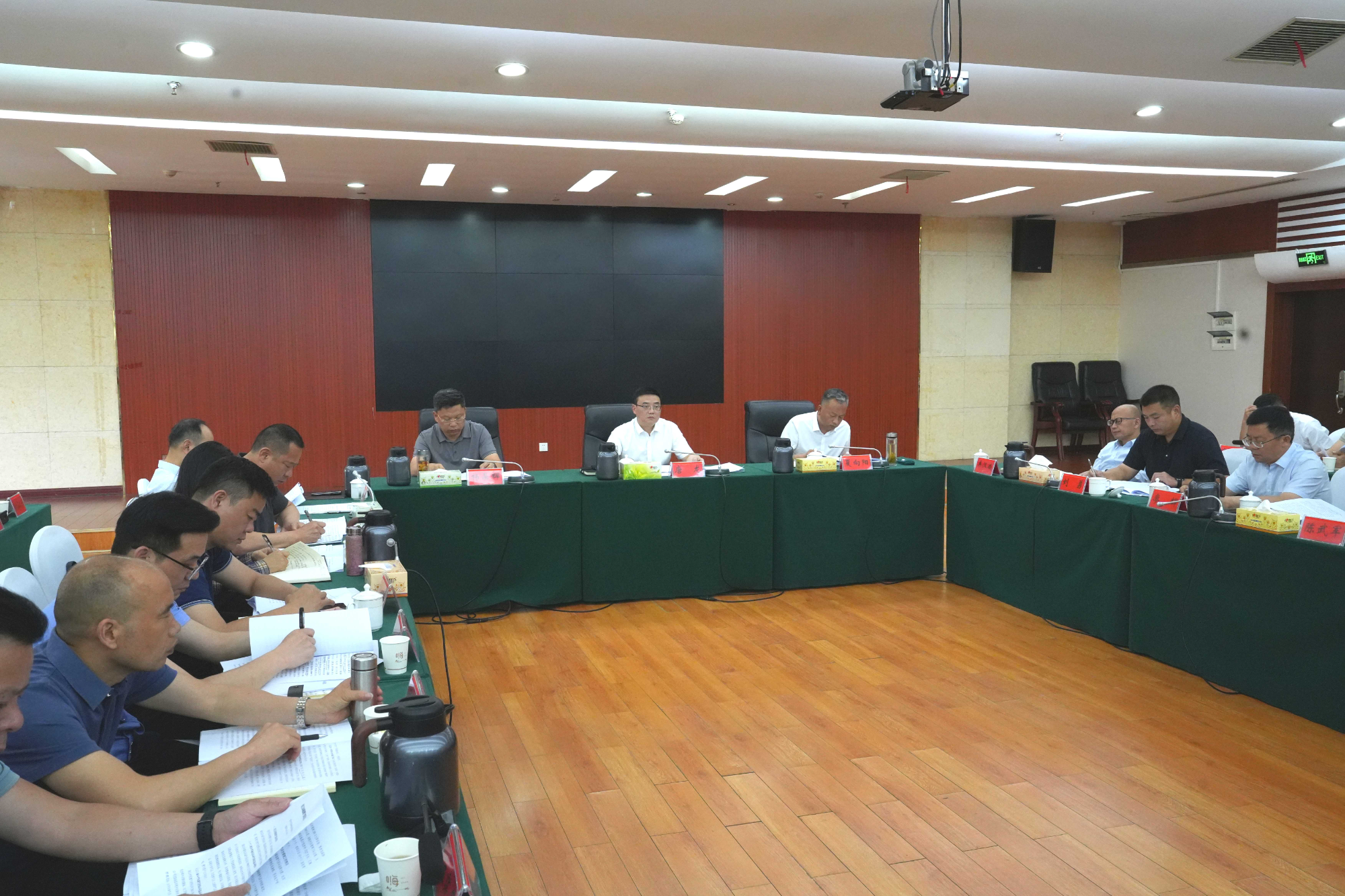 洪江市群众身边不正之风和腐败问题集中整治专题会议召开
