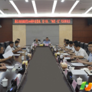 郑小胡在老党员、老干部、“两优一先”代表座谈会上强调：弘扬优良传统，奋力开创我市经济社会发展新局面